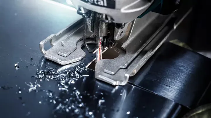 Jigsaw used for a sheet-metal cutting application