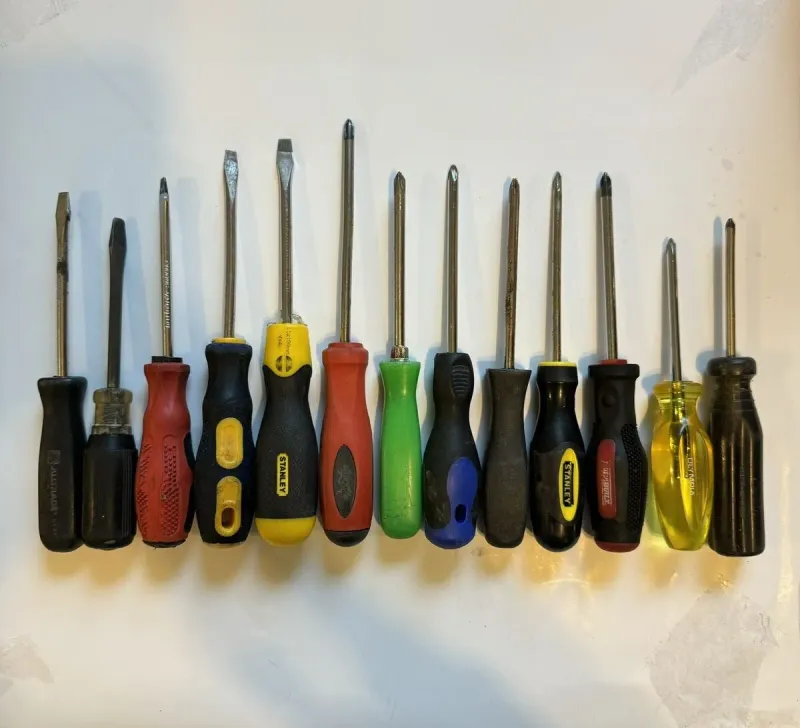 Lineup of manual screwdrivers in different sizes