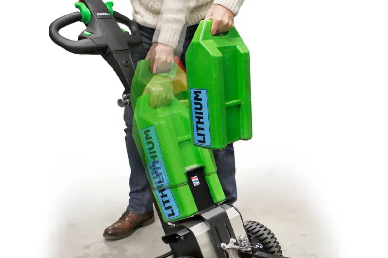 Portable pressure washer with two lithium battery packs